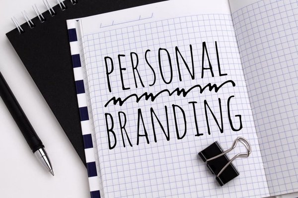 Quelles techniques de personal branding sont essentielles pour les consultants indépendants dans le secteur de l'IT ?